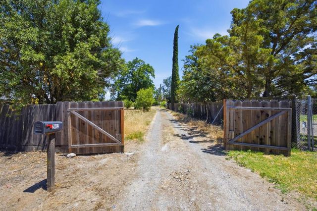 2912 Oleander Avenue, Merced, CA 95340