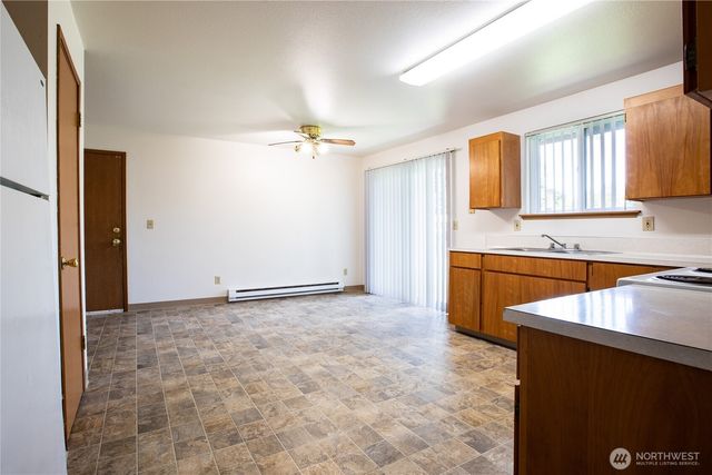 703 705 138th Street S, Tacoma, WA 98444