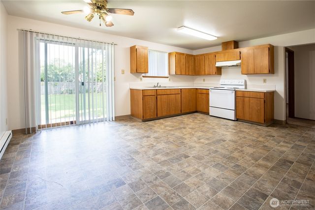 703 705 138th Street S, Tacoma, WA 98444