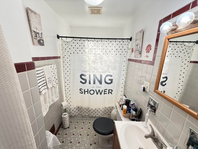 1704 Central Avenue, Whiting, IN 46394