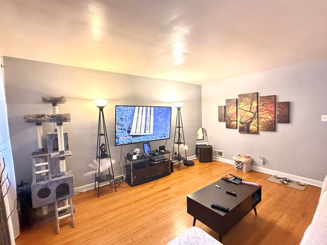 1704 Central Avenue, Whiting, IN 46394