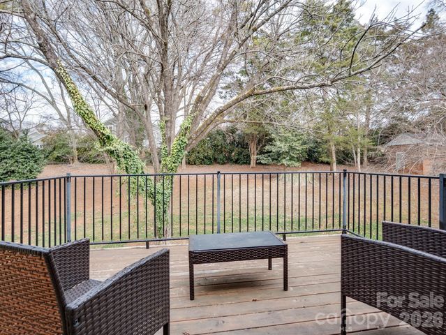 7034 Quail Hill Road, Charlotte, NC 28210