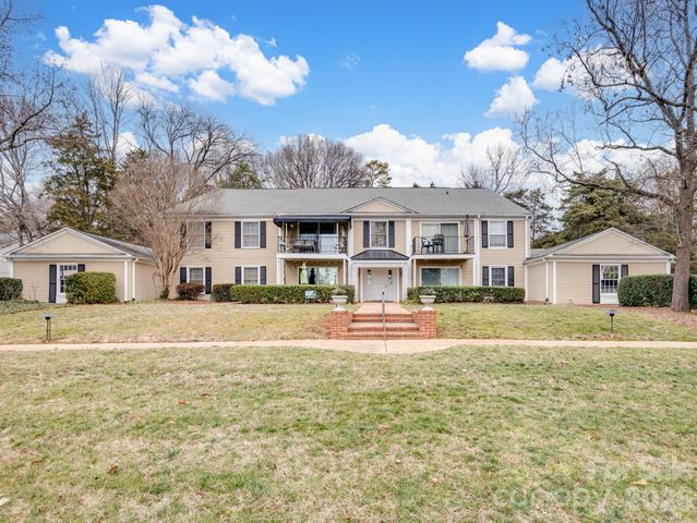7034 Quail Hill Road, Charlotte, NC 28210