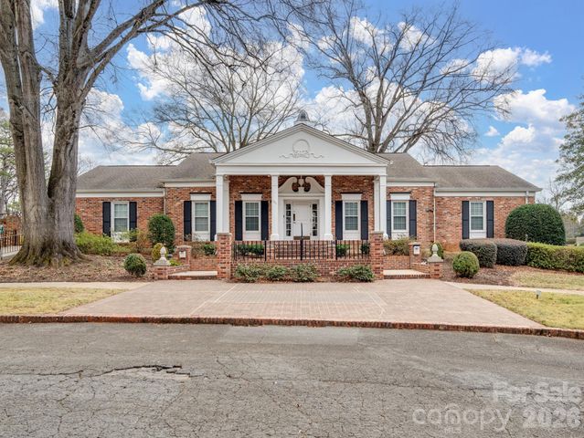 7034 Quail Hill Road, Charlotte, NC 28210