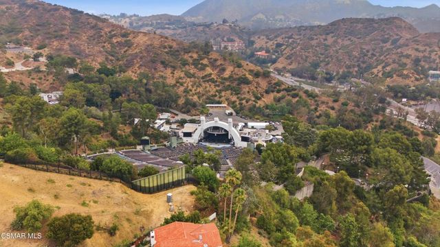 6993 La Presa Drive, Los Angeles, CA 90068