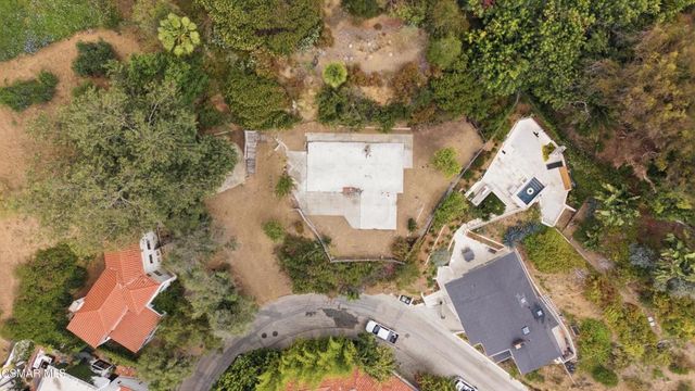 6993 La Presa Drive, Los Angeles, CA 90068