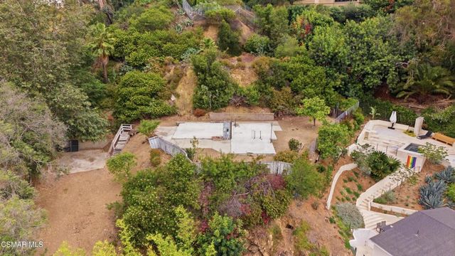 6993 La Presa Drive, Los Angeles, CA 90068