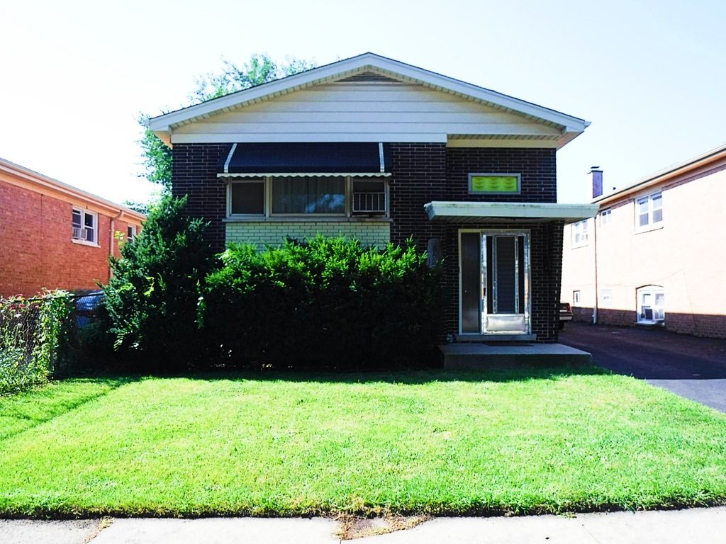 8627 44th Street, Lyons, IL 60534