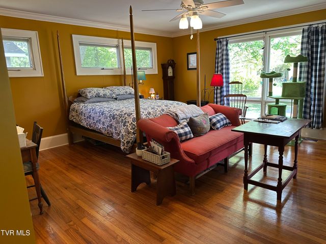 1045 Catawba Street, Kingsport, TN 37660