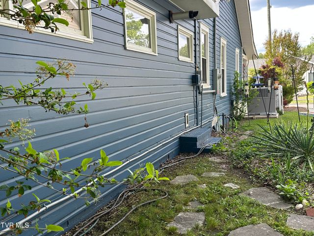 1045 Catawba Street, Kingsport, TN 37660
