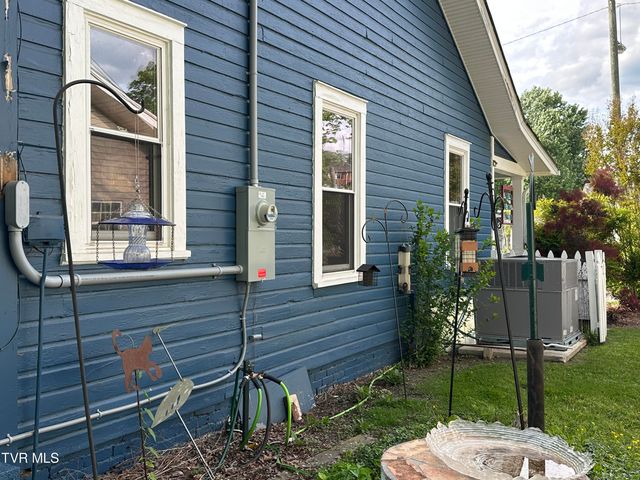 1045 Catawba Street, Kingsport, TN 37660