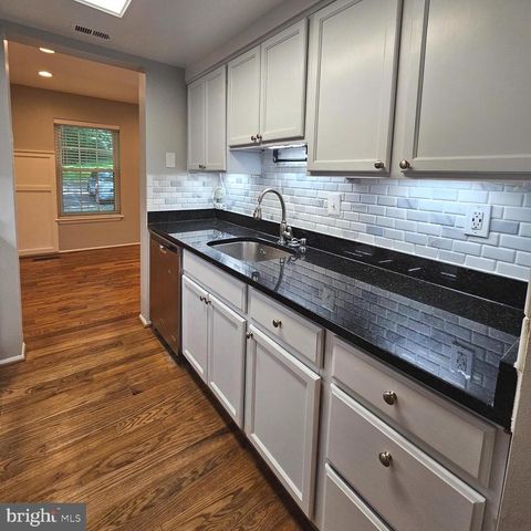 6430 SHANNON STATION CT, Springfield, VA 22152