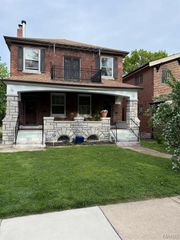 1120 Moorlands Drive, Richmond Heights, MO 63117