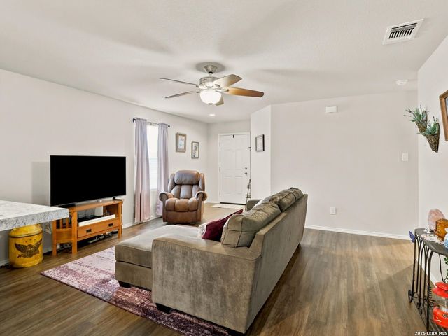 13122 Heathers Arrow, St Hedwig, TX 78152