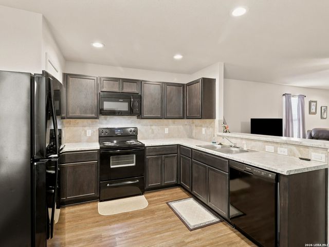 13122 Heathers Arrow, St Hedwig, TX 78152