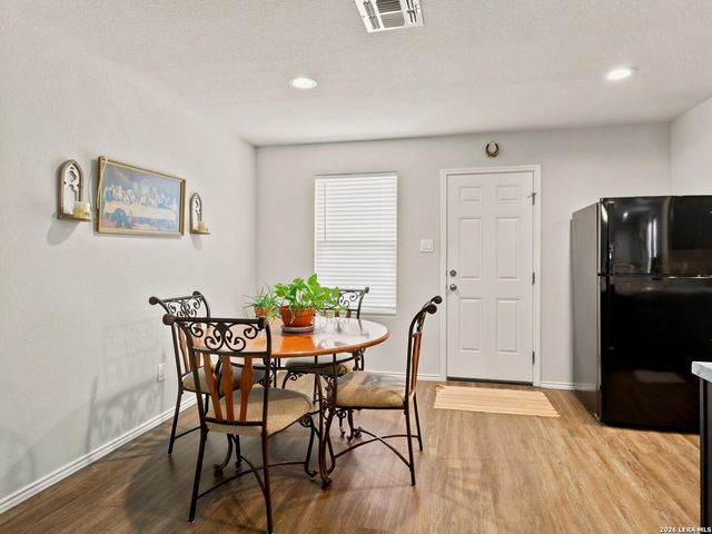 13122 Heathers Arrow, St Hedwig, TX 78152