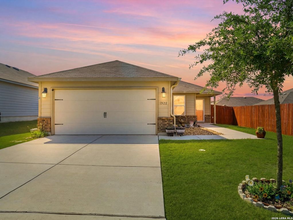 13122 Heathers Arrow, St Hedwig, TX 78152