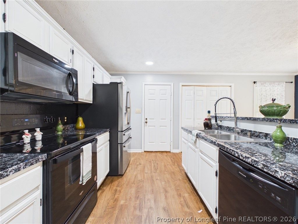 212 Fair Oaks Drive, Fayetteville, NC 28311 — photo 4