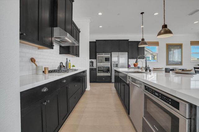 2495 Kruip Ct, Lathrop, CA 95330