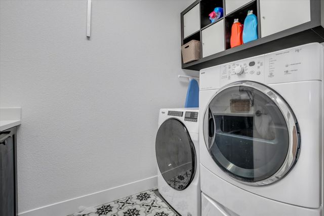 2495 Kruip Ct, Lathrop, CA 95330