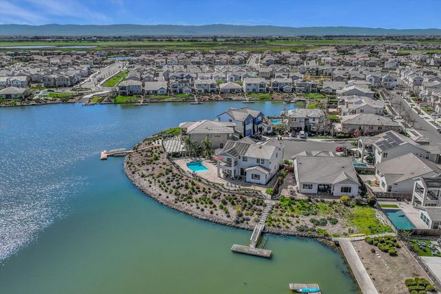 2495 Kruip Ct, Lathrop, CA 95330