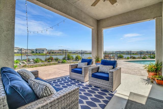 2495 Kruip Ct, Lathrop, CA 95330