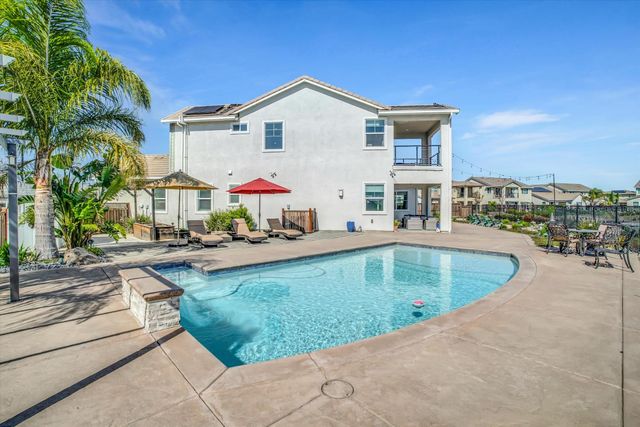 2495 Kruip Ct, Lathrop, CA 95330