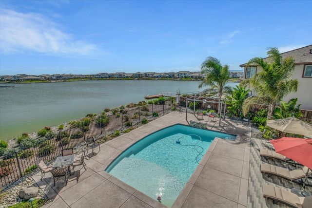 2495 Kruip Ct, Lathrop, CA 95330