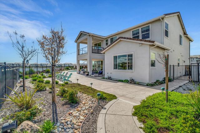 2495 Kruip Ct, Lathrop, CA 95330