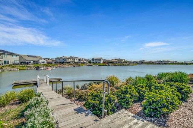 2495 Kruip Ct, Lathrop, CA 95330