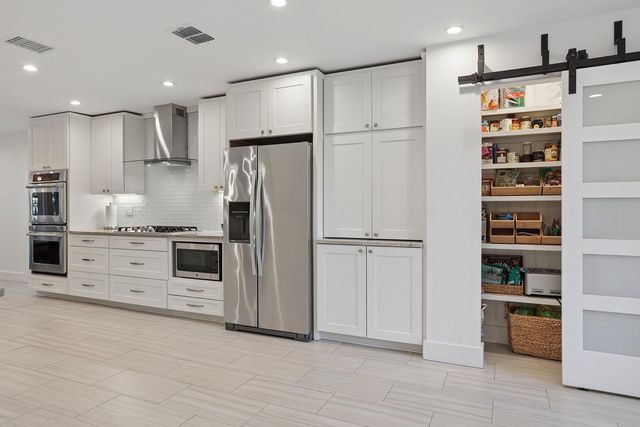 8610 MESA DR, Austin, TX 78759