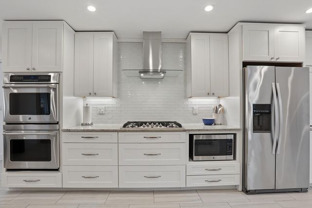 8610 MESA DR, Austin, TX 78759