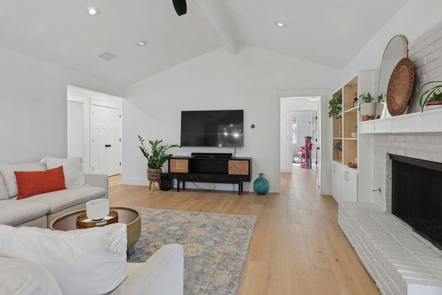 8610 MESA DR, Austin, TX 78759