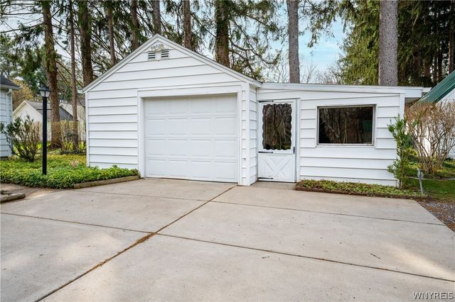 7587 Back Creek Road, Boston, NY 14075