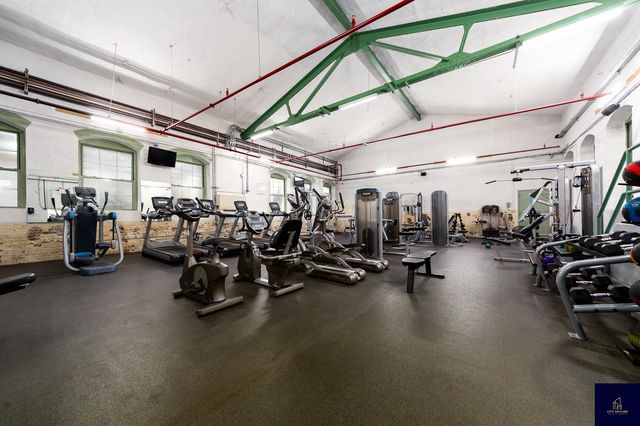 4502 Ditmars Blvd Apt 515, New York City, NY 11105