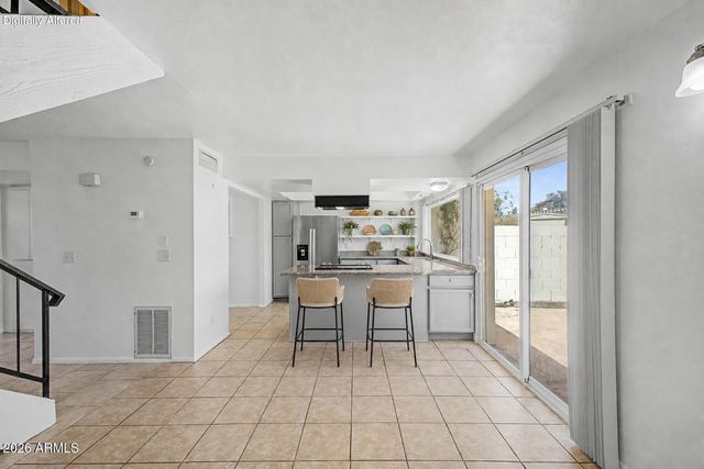 2046 W HAZELWOOD Parkway, Phoenix, AZ 85015