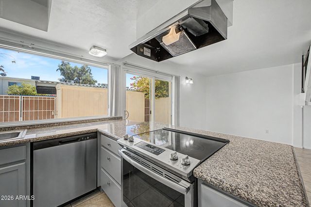 2046 W HAZELWOOD Parkway, Phoenix, AZ 85015