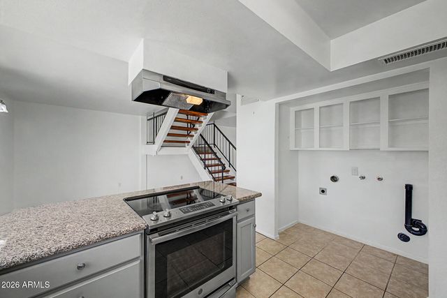 2046 W HAZELWOOD Parkway, Phoenix, AZ 85015