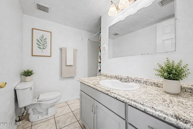 2046 W HAZELWOOD Parkway, Phoenix, AZ 85015
