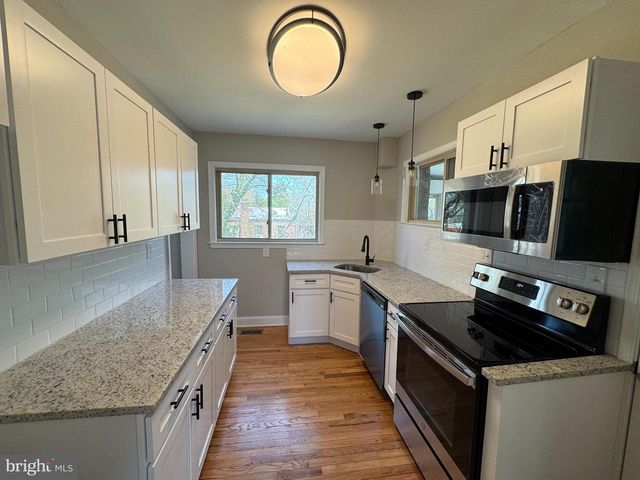 1108 44TH PL SE, Washington, DC 20019