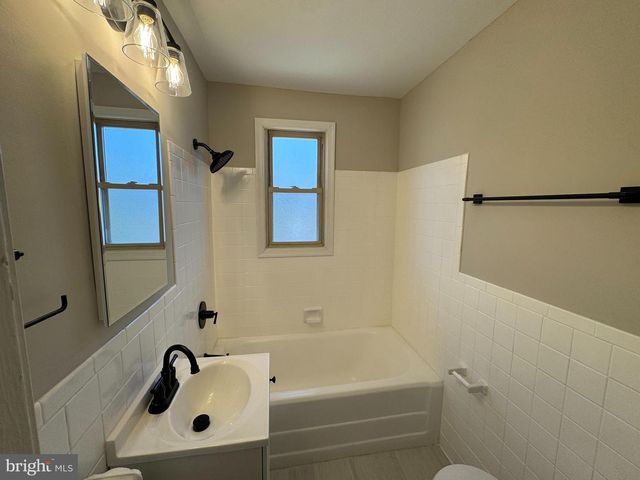 1108 44TH PL SE, Washington, DC 20019