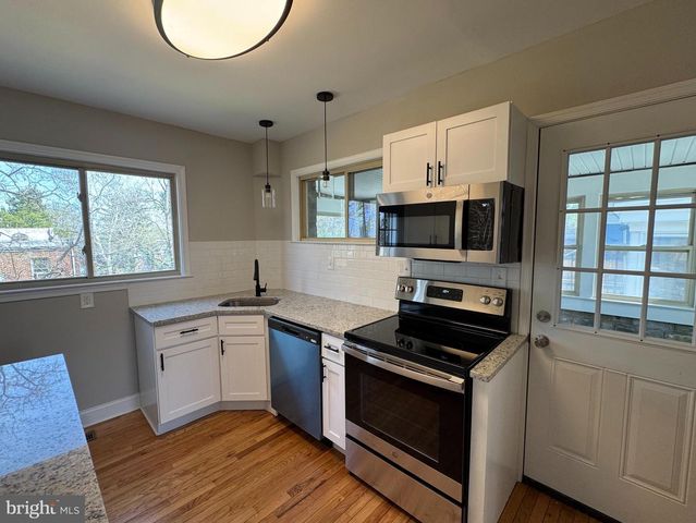 1108 44TH PL SE, Washington, DC 20019