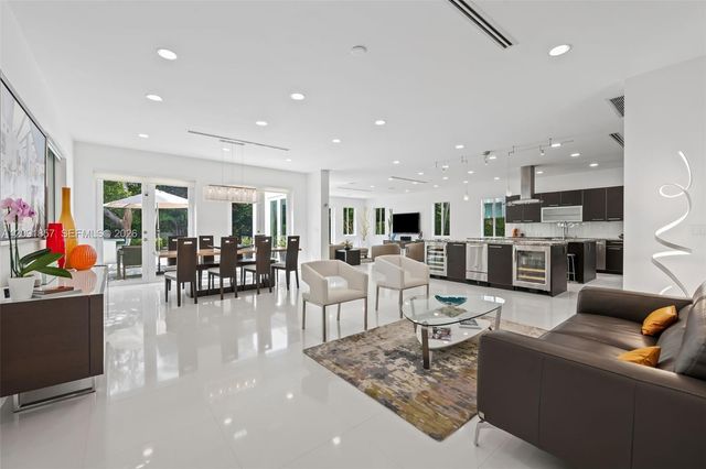 2317 N Atlantic Boulevard, Fort Lauderdale, FL 33305