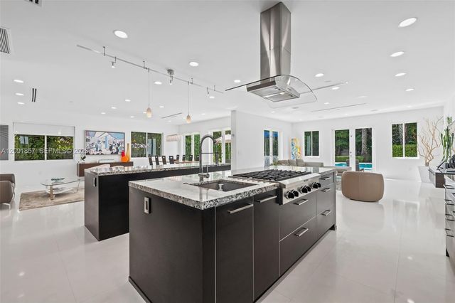 2317 N Atlantic Boulevard, Fort Lauderdale, FL 33305