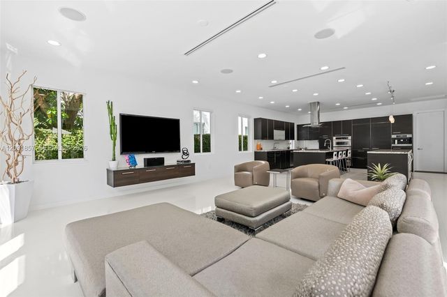 2317 N Atlantic Boulevard, Fort Lauderdale, FL 33305