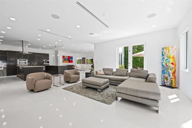 2317 N Atlantic Boulevard, Fort Lauderdale, FL 33305