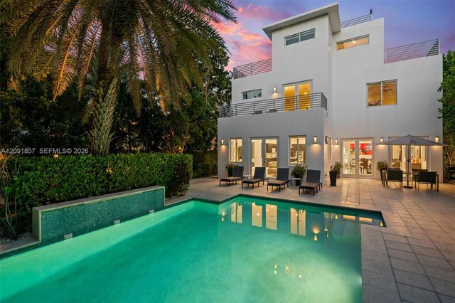 2317 N Atlantic Boulevard, Fort Lauderdale, FL 33305
