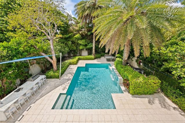 2317 N Atlantic Boulevard, Fort Lauderdale, FL 33305