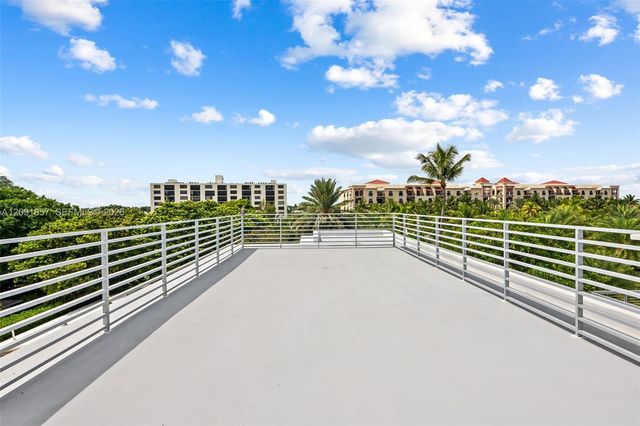 2317 N Atlantic Boulevard, Fort Lauderdale, FL 33305