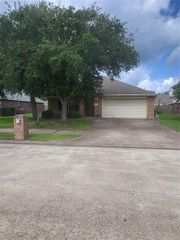 8315 Tarragon Lane E, Baytown, TX 77521